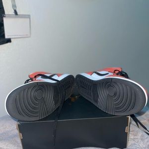 Brand new never worn. I ordered a size to big and just couldn’t make them work.